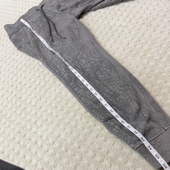 Lululemon Women’s Warm Down Jogger *7/8 Length, Size 6. - Picture 7 of 7